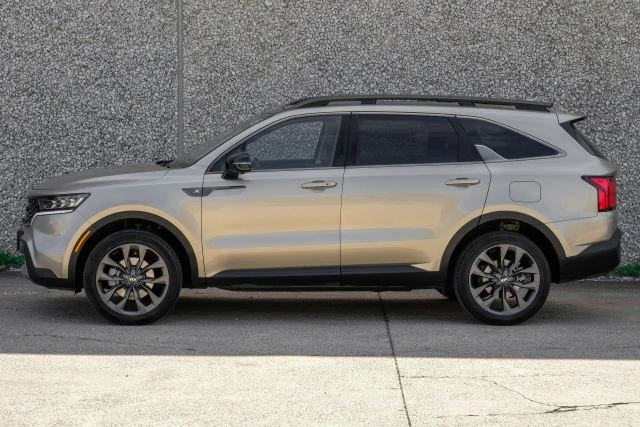 2021 Kia Sorento - Image 11 of 21
