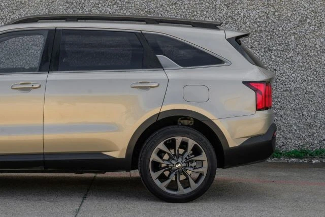 2021 Kia Sorento - Image 13 of 21