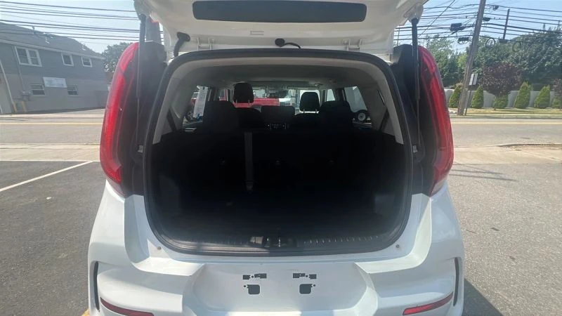 2021 Kia Soul - Image 10 of 12