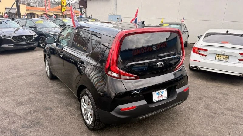 2021 Kia Soul - Image 5 of 12