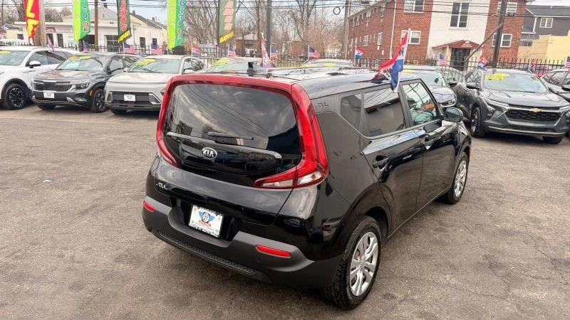 2021 Kia Soul - Image 7 of 12
