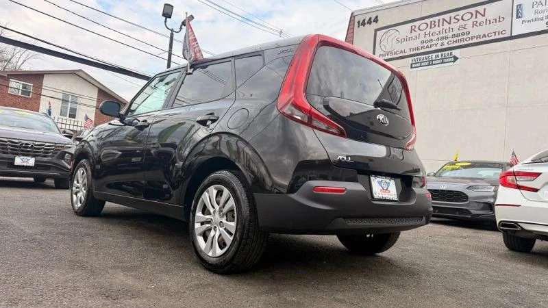 2021 Kia Soul - Image 8 of 12