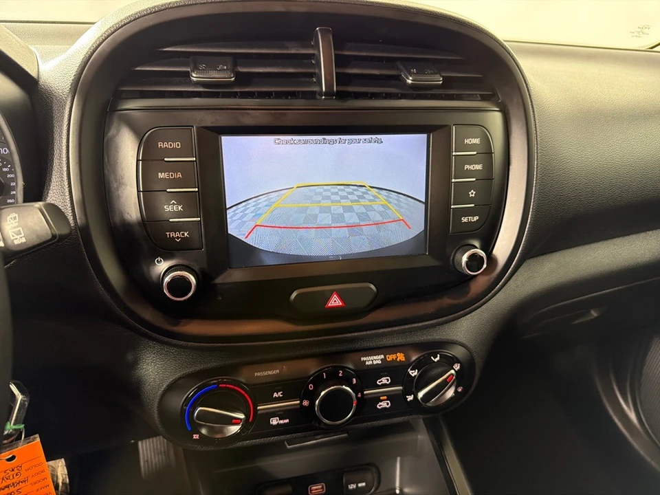 2021 Kia Soul - Image 17 of 21