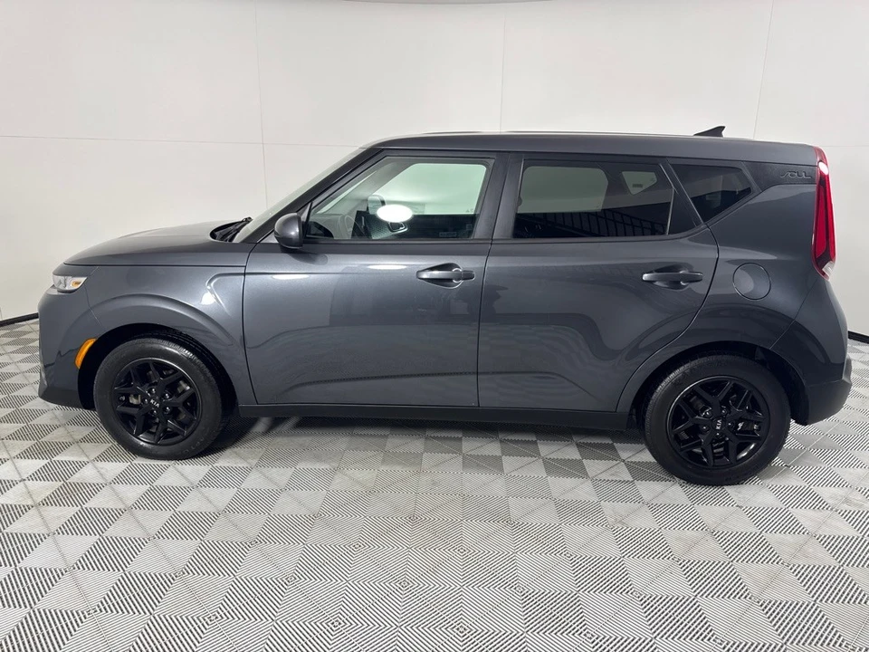 2021 Kia Soul - Image 8 of 21