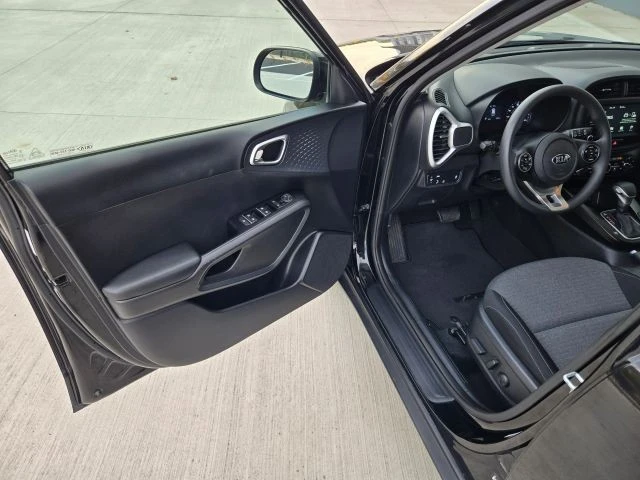 2021 Kia Soul - Image 10 of 31