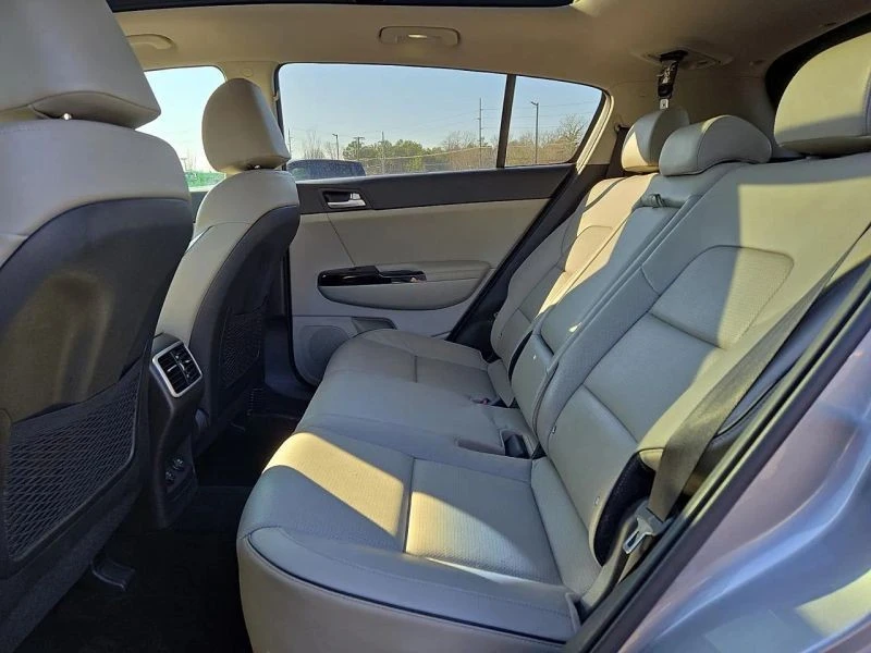 2021 Kia Sportage - Image 10 of 12