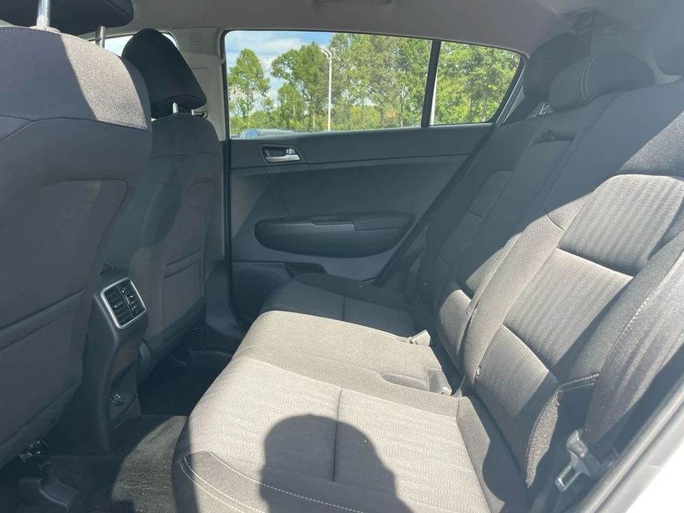 2021 Kia Sportage - Image 10 of 12