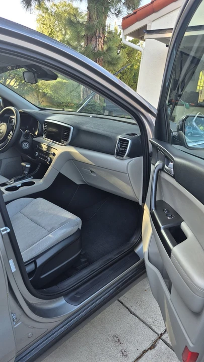2021 Kia Sportage - Image 10 of 12