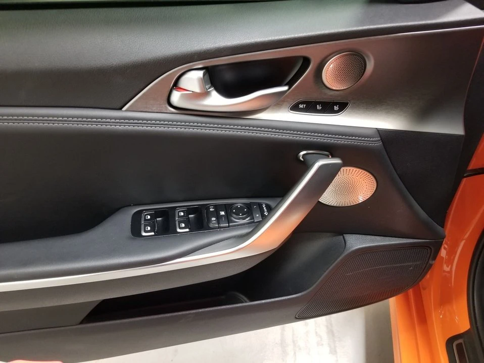 2021 Kia Stinger - Image 10 of 20