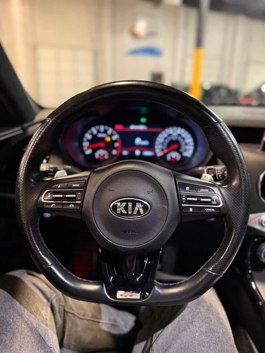2021 Kia Stinger - Image 13 of 20