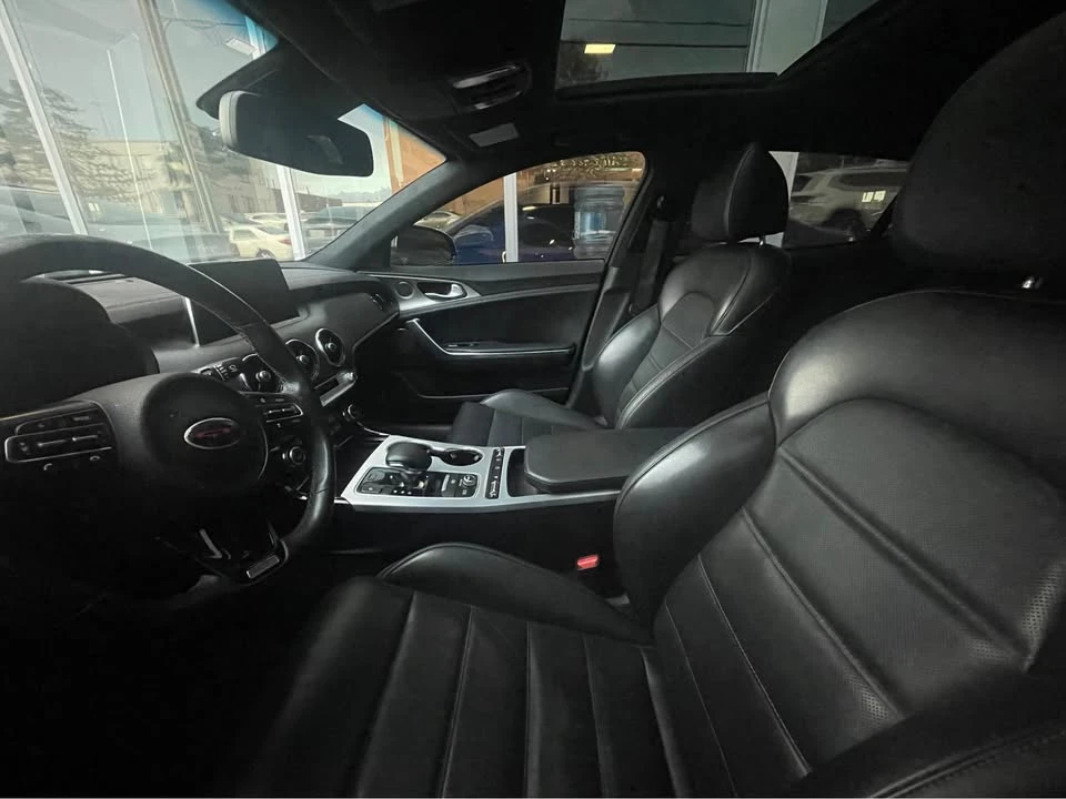 2021 Kia Stinger - Image 3 of 4