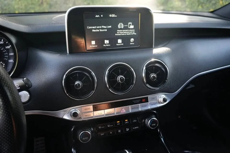 2021 Kia Stinger - Image 17 of 20
