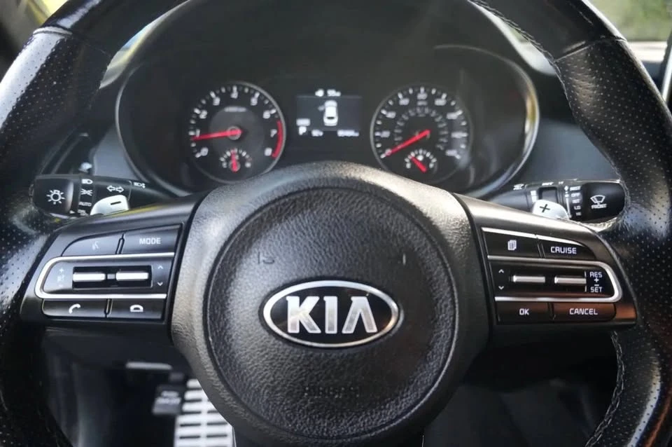 2021 Kia Stinger - Image 15 of 20