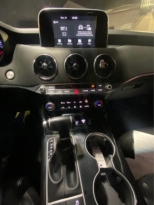2021 Kia Stinger - Image 12 of 16