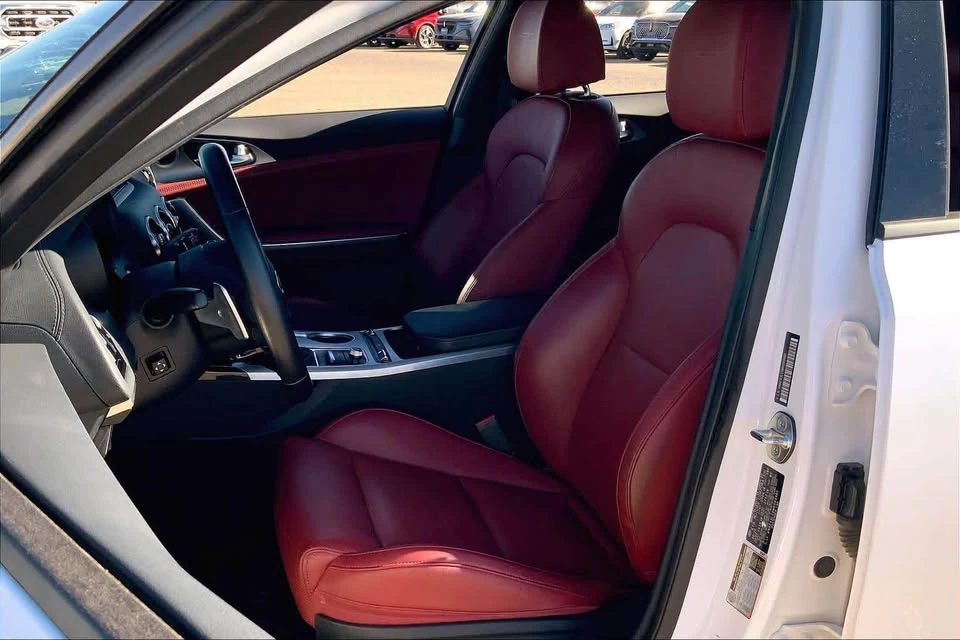 2021 Kia Stinger - Image 8 of 11