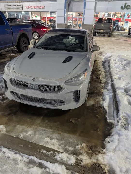 2021 Kia Stinger - Image 2 of 5