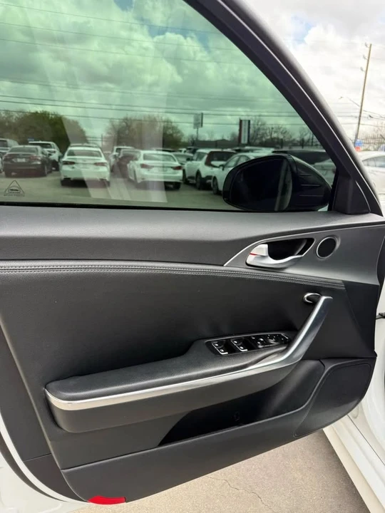 2021 Kia Stinger - Image 16 of 20