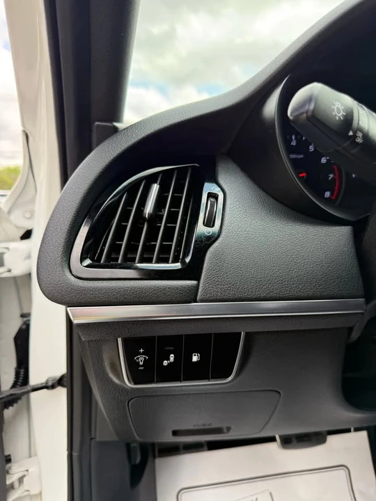 2021 Kia Stinger - Image 17 of 20