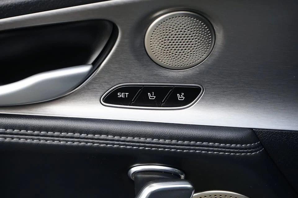 2021 Kia Stinger - Image 10 of 14