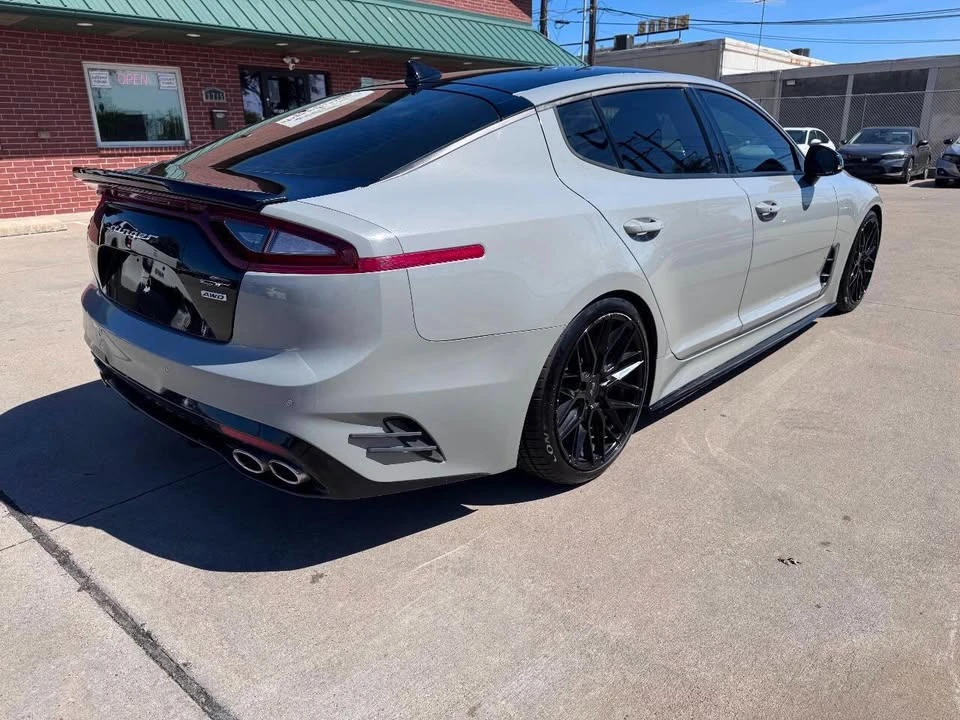 2021 Kia Stinger - Image 2 of 5