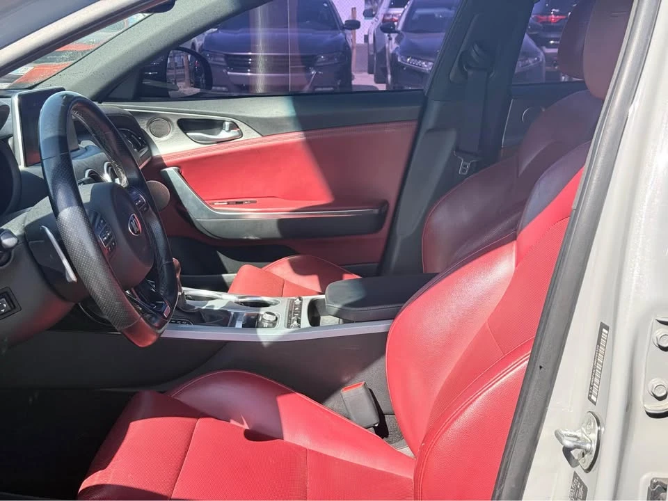 2021 Kia Stinger - Image 8 of 9