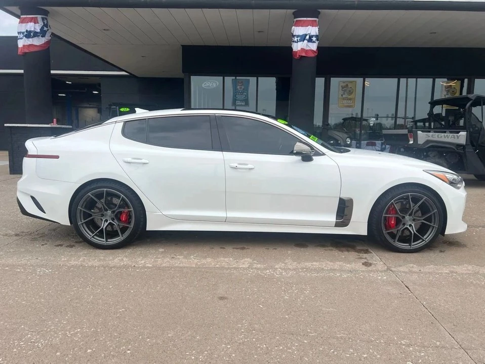 2021 Kia Stinger - Image 2 of 19