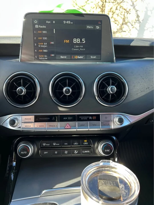 2021 Kia Stinger - Image 8 of 10