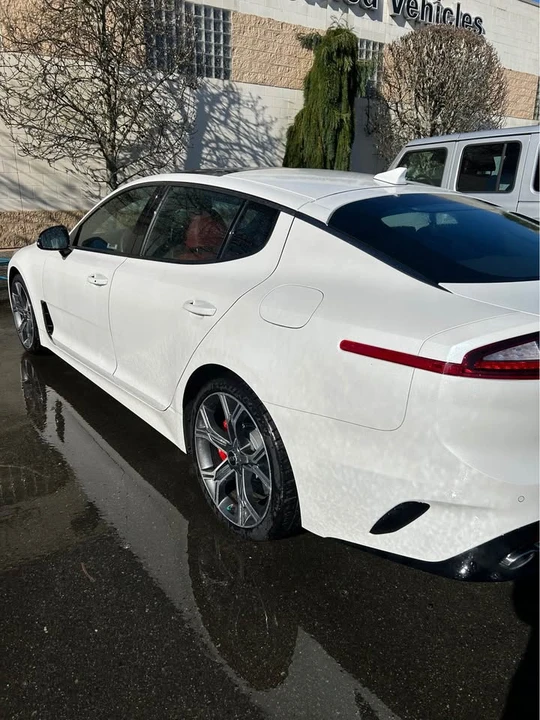 2021 Kia Stinger - Image 6 of 10