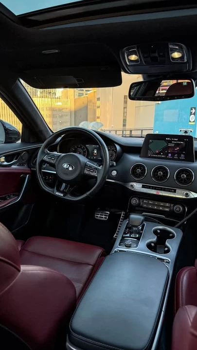 2021 Kia Stinger - Image 12 of 19