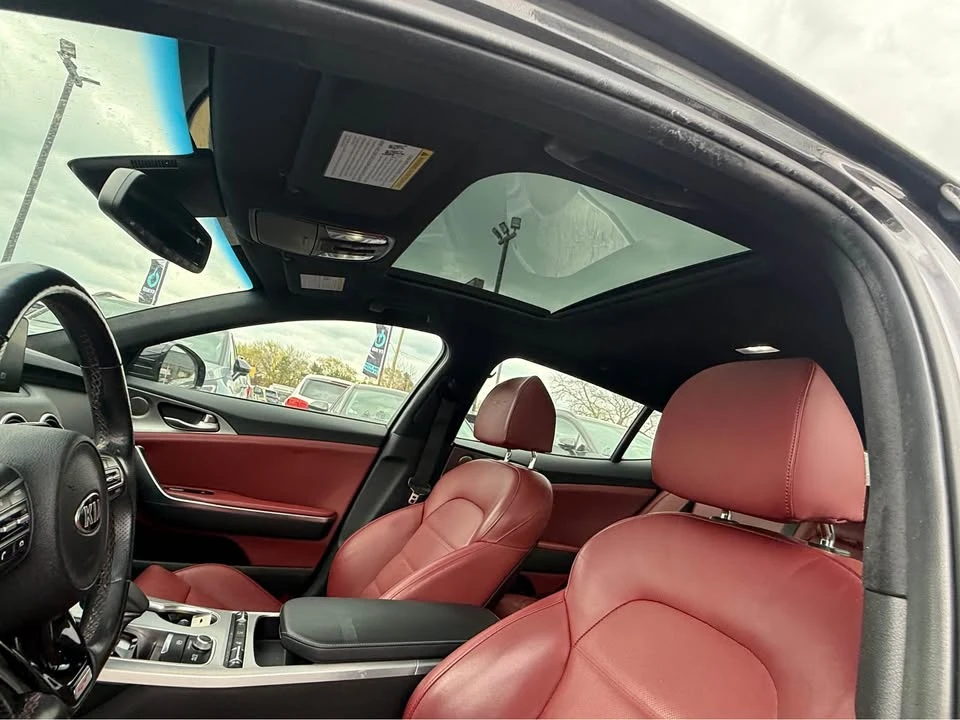 2021 Kia Stinger - Image 9 of 14