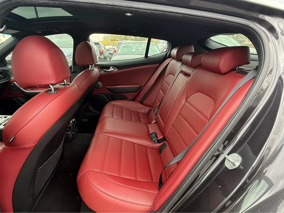 2021 Kia Stinger - Image 10 of 14