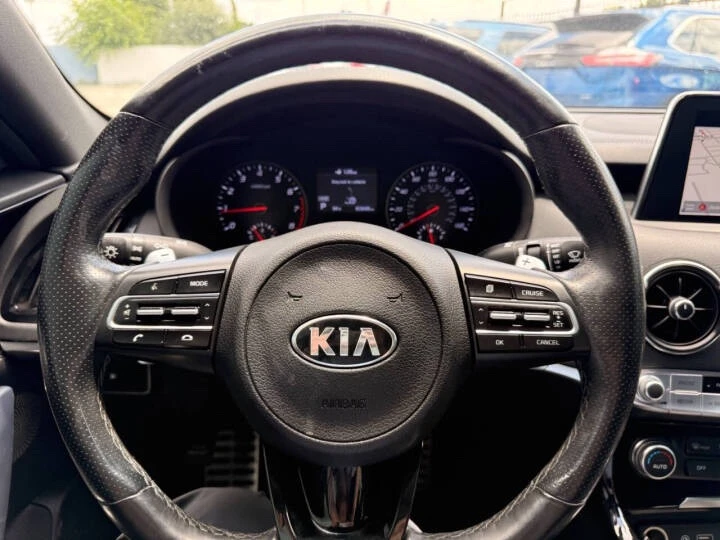 2021 Kia Stinger - Image 12 of 13