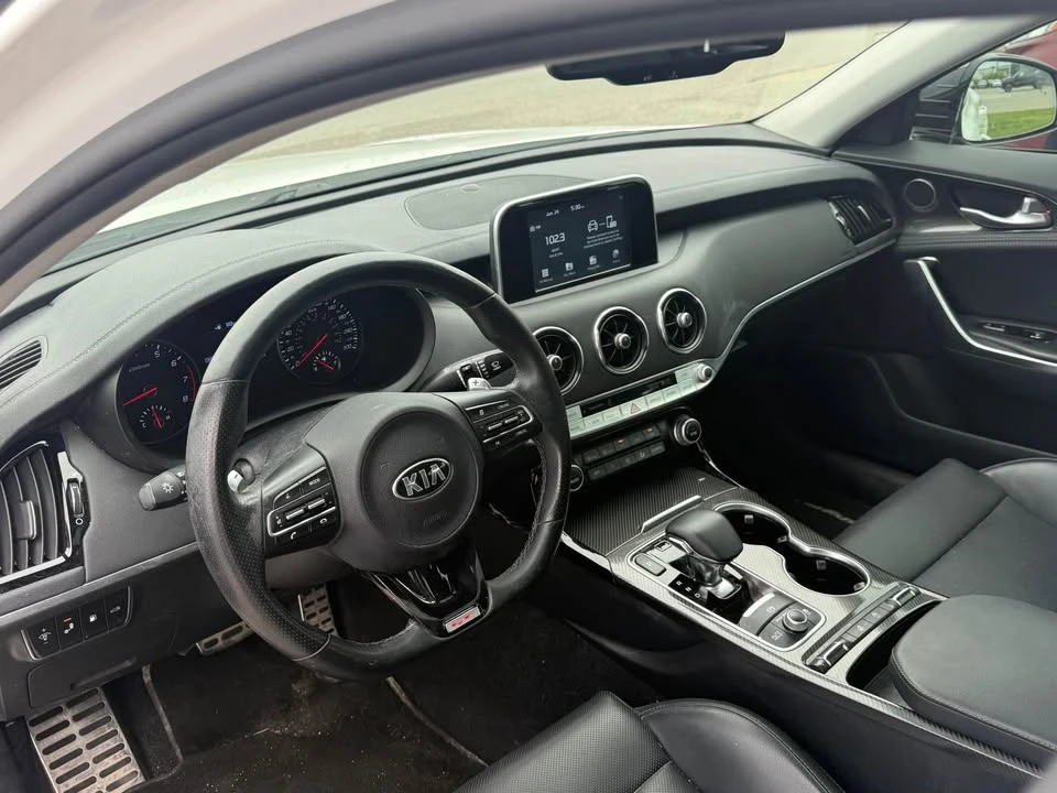 2021 Kia Stinger - Image 16 of 17