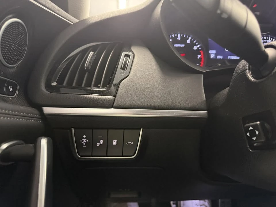 2021 Kia Stinger - Image 17 of 18