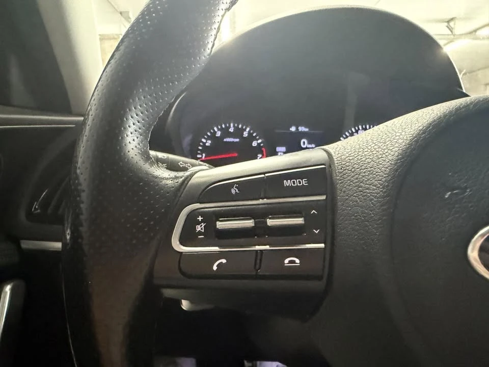 2021 Kia Stinger - Image 16 of 18