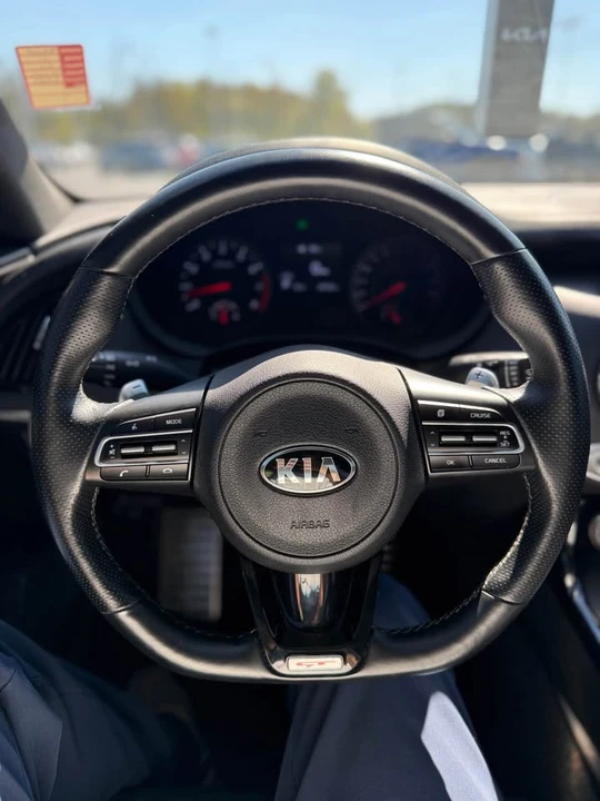 2021 Kia Stinger GT - Image 9 of 12