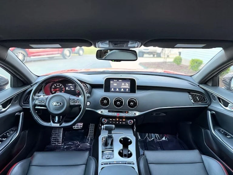 2021 Kia Stinger GT - Image 14 of 18