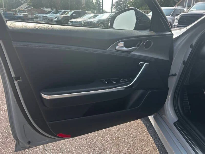 2021 Kia Stinger GT - Image 19 of 20
