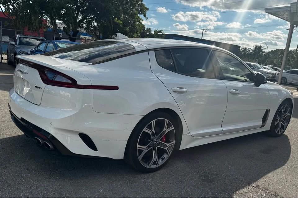 2021 Kia Stinger - Image 9 of 16