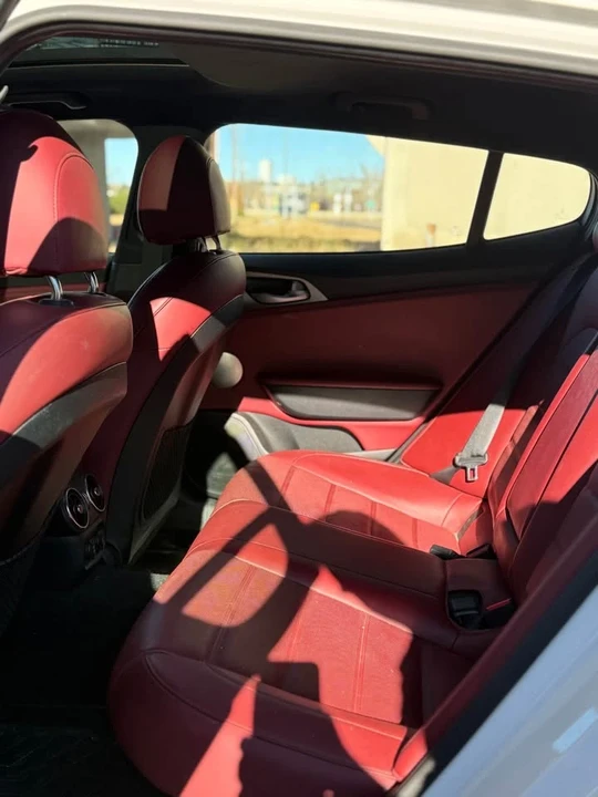 2021 Kia Stinger GT - Image 8 of 15