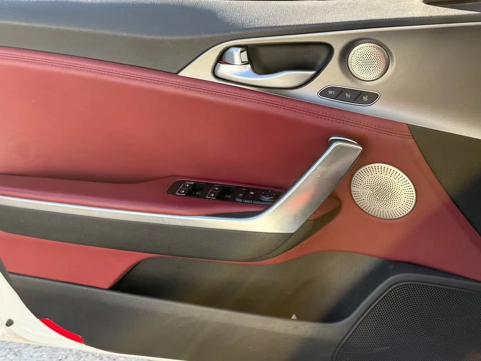 2021 Kia Stinger GT - Image 11 of 15