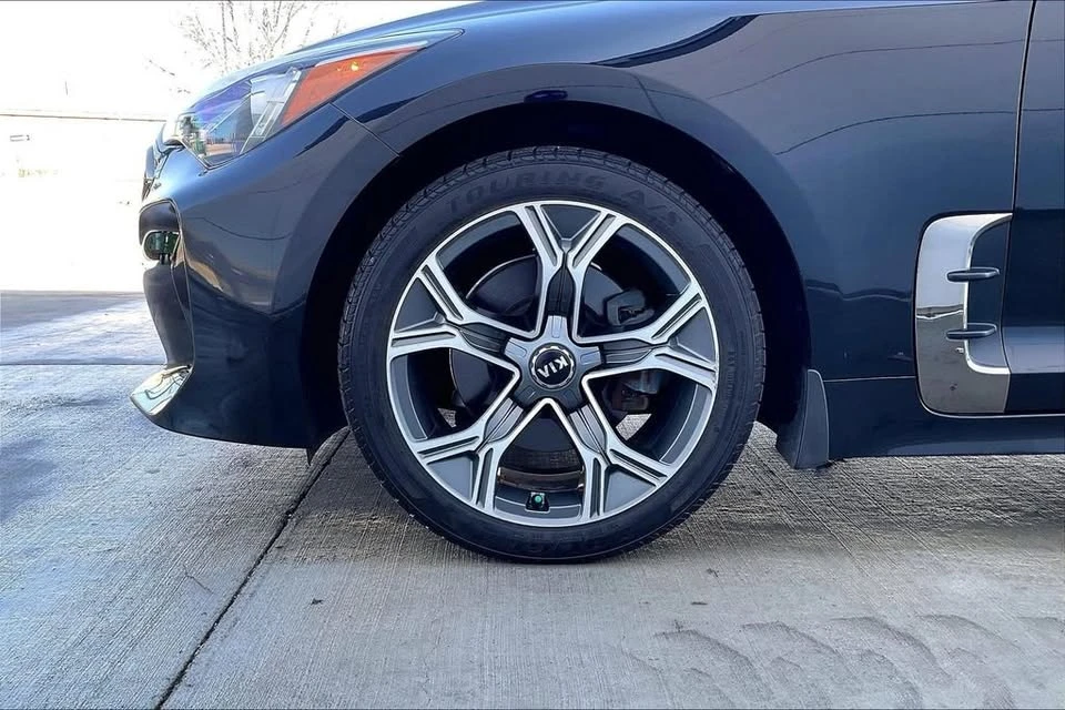 2021 Kia Stinger - Image 9 of 20