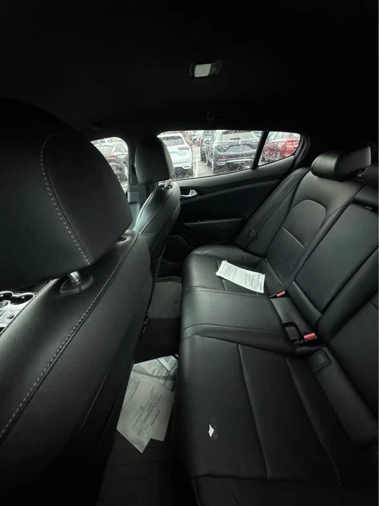 2021 Kia Stinger - Image 9 of 11