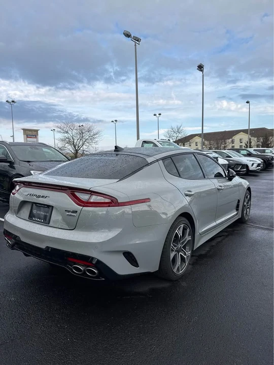 2021 Kia Stinger - Image 4 of 11