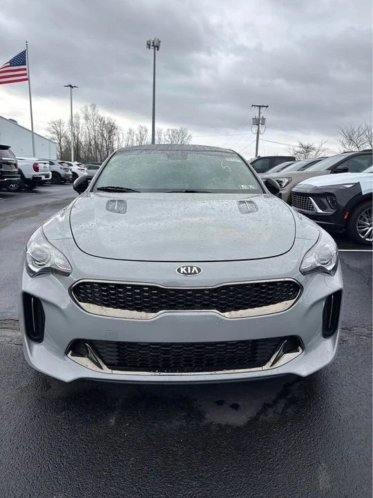 2021 Kia Stinger - Image 2 of 11