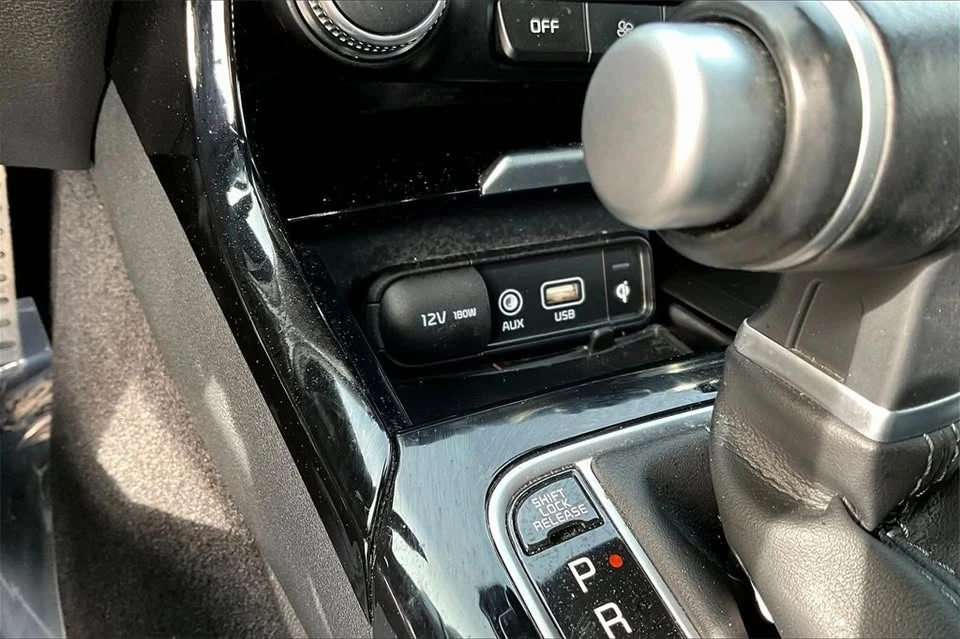 2021 Kia Stinger - Image 16 of 20