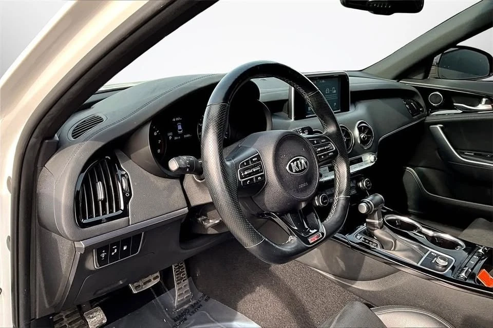 2021 Kia Stinger - Image 17 of 20