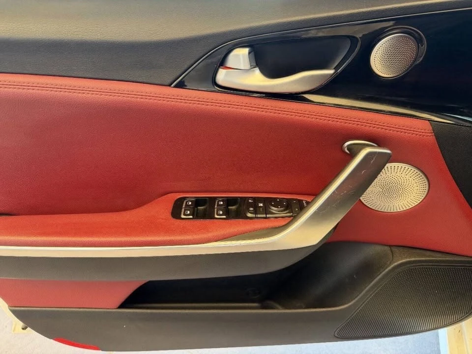 2021 Kia Stinger GT - Image 16 of 20