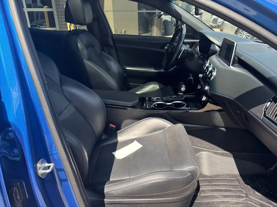 2021 Kia Stinger GT - Image 17 of 18