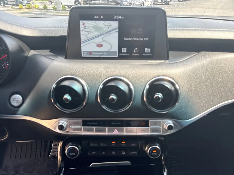 2021 Kia Stinger GT - Image 8 of 18